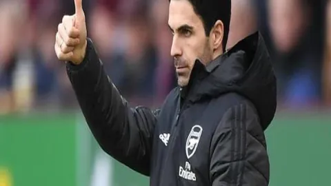 篮球对决巅峰对决：揭秘篮网与湖人NBA激战数据大揭秘！